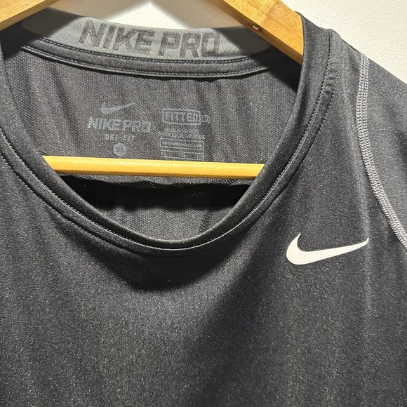 NWOT! NIKE PRO Dri-Fit Black Short Sleeve Gym Active wear T-Shirt Tee Shirt - Picture 2 of 6